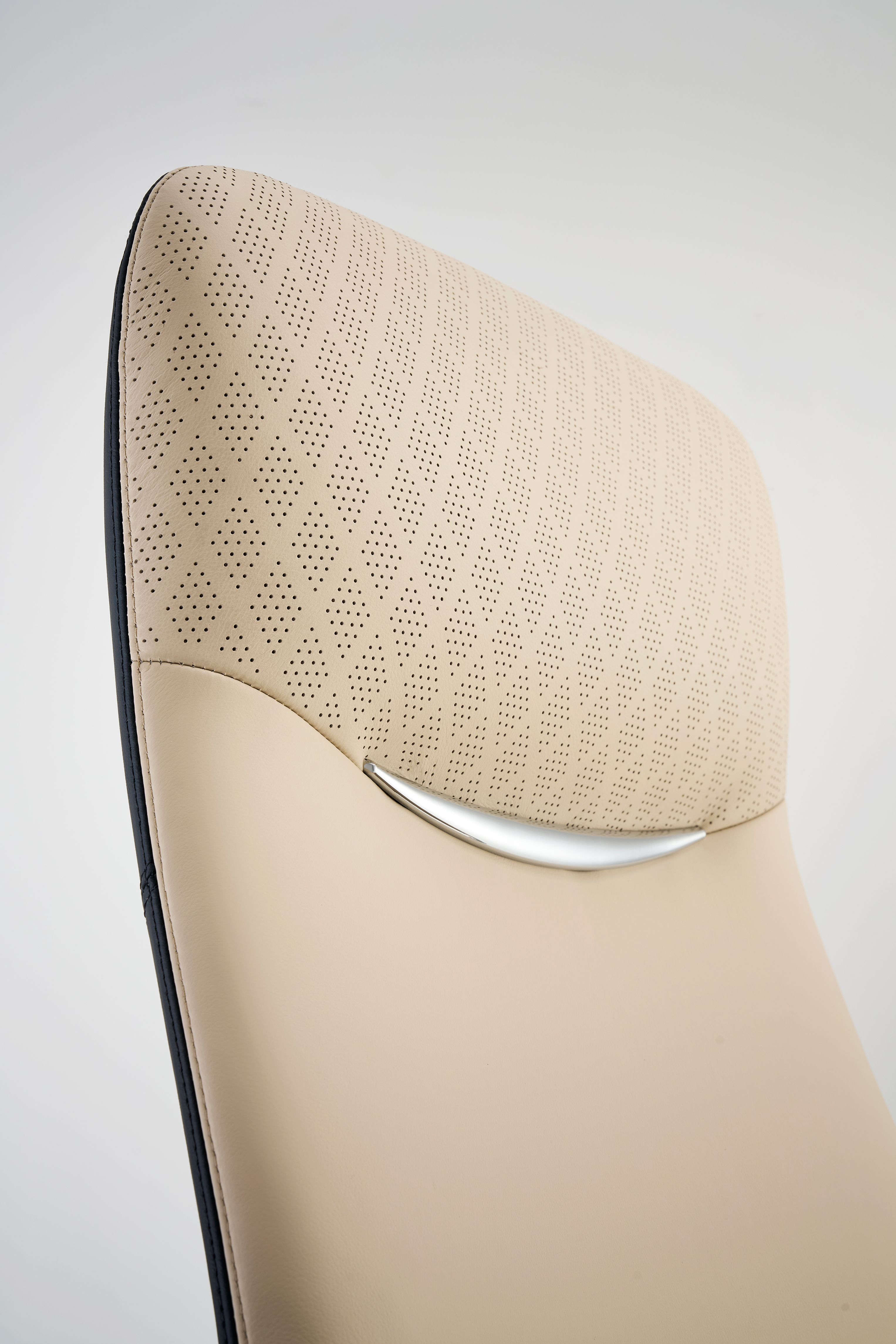 Half leather director boss chair (3) Half leather director boss chair (3)